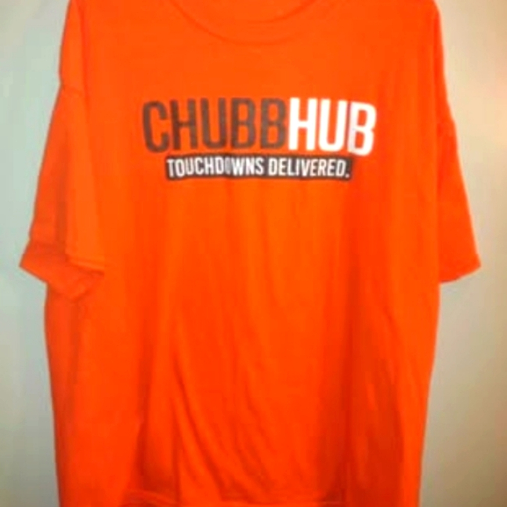Cleveland Browns,Chubb Hubb, Men's Xlg T-shirt & FREE THANK YOU GIFT
